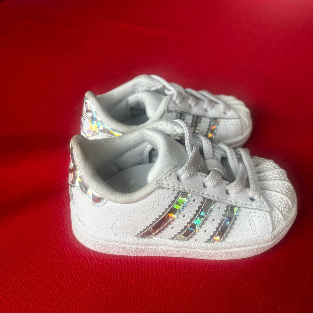 Adidas infant baby toddlers runners size 4